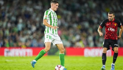 阿尔蒂米拉：我小时候发育成长较晚又瘦又矮，因此离开巴萨青年队