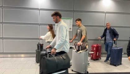 开云体育官网-记者：多特新援安塞尔米诺抵达杜塞尔多夫机场，体检将很快进行