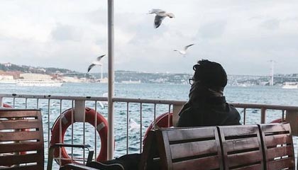 开云app官网下载问题-LCK：Doran阿卡丽落地收割双杀，T1小龙团1换3大胜HLE